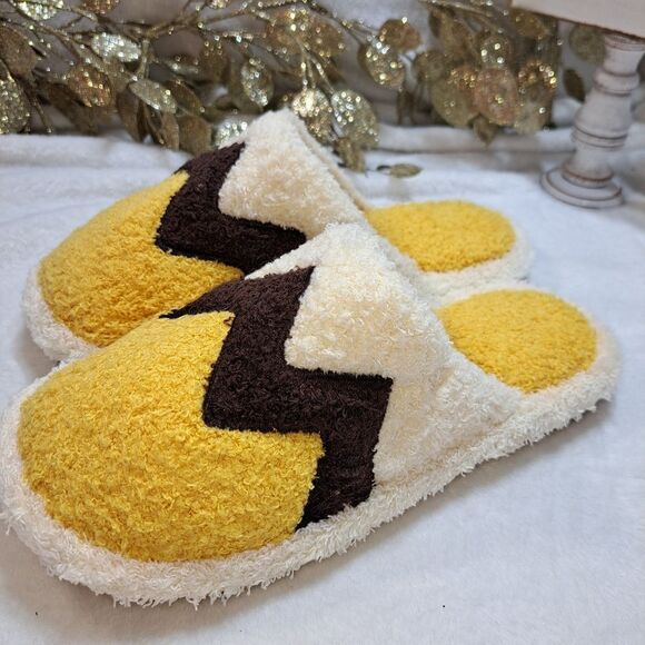 New Fuzzy Slippers - Picture 4 of 15